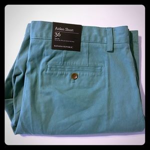 Banana Republic Aiden Short Size: 36” Sage Green
